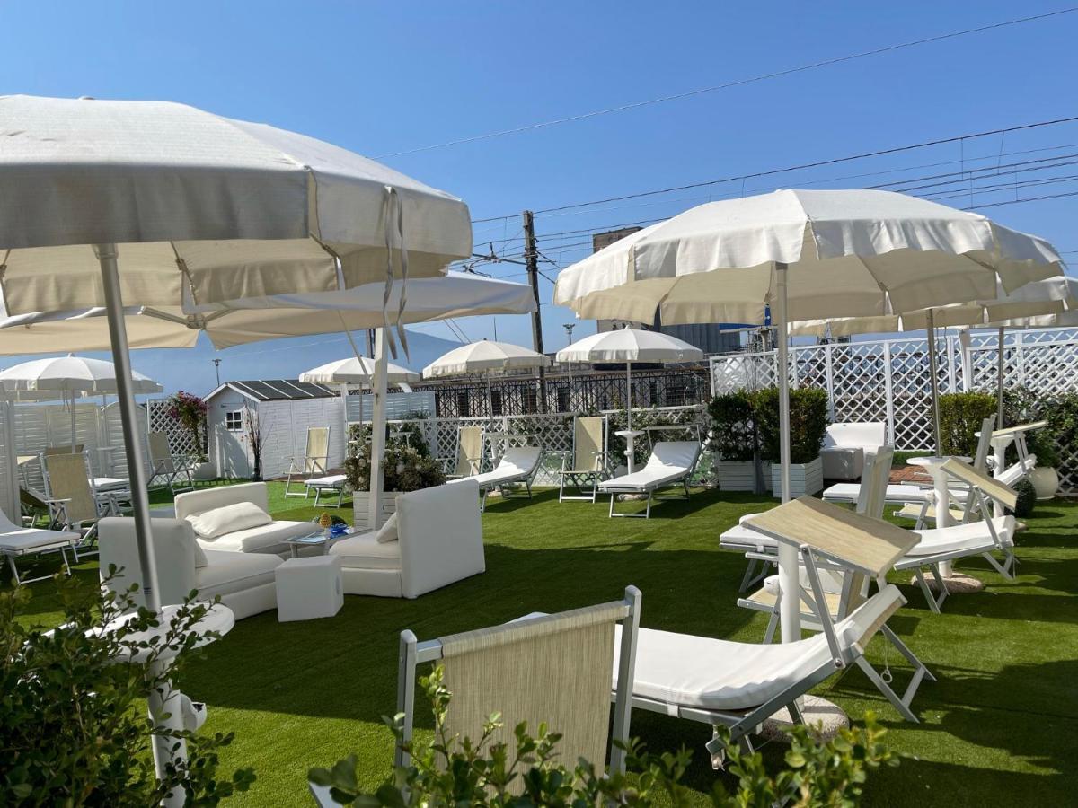 Tribus Boutique Hotel トッレ・アンヌンツィアータ エクステリア 写真
