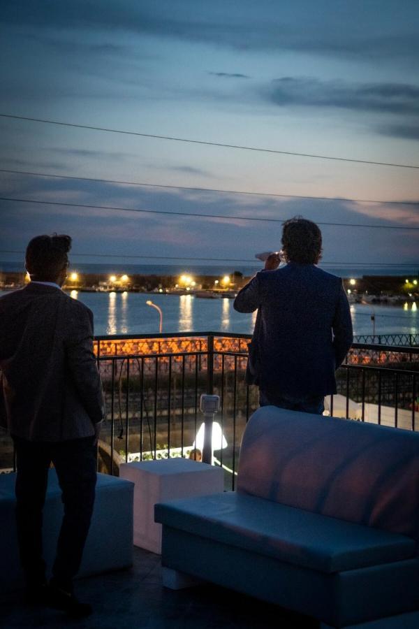 Tribus Boutique Hotel トッレ・アンヌンツィアータ エクステリア 写真